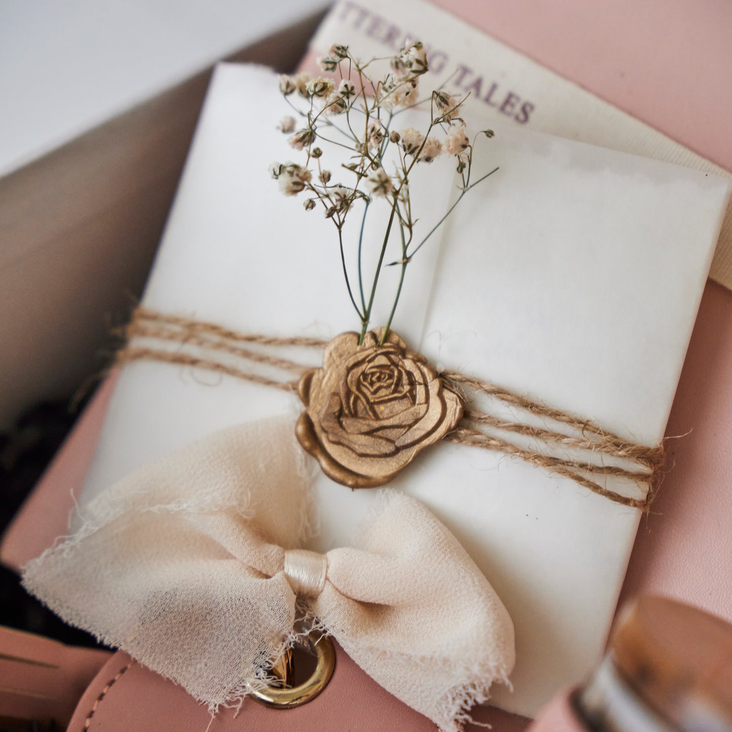 SHADES OF BLUSH BOX